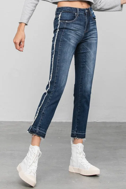 Frayed Hem Cropped Straight Jeans